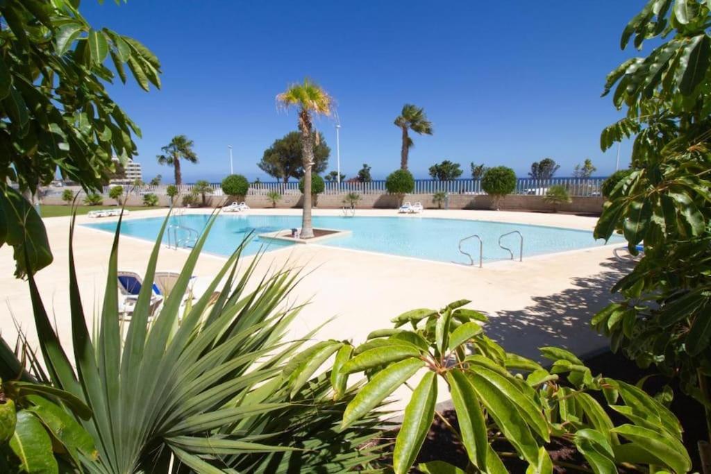El Medano Beachfront Triplex Penthouse With Pool, Rooftop, Sea View Exterior photo