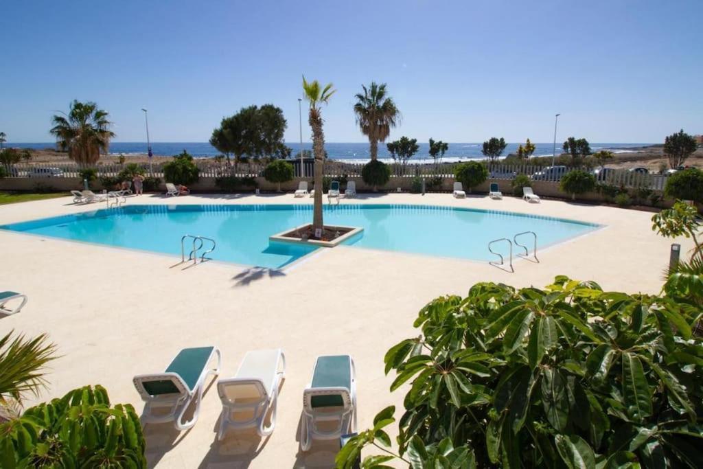 El Medano Beachfront Triplex Penthouse With Pool, Rooftop, Sea View Exterior photo
